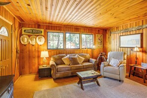 House (2 Bedrooms) | Interior