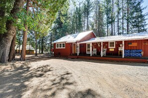 House (2 Bedrooms) | Interior - < 2 Mi to Trinity Lake: Norcal Getaway w/ BBQ (Trinity Center)