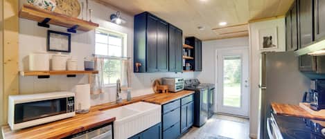 House (2 Bedrooms) | Interior
