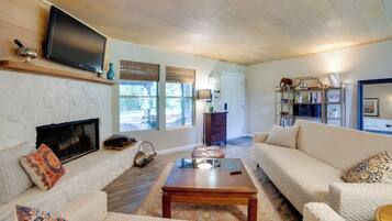 House (2 Bedrooms) | Front of property