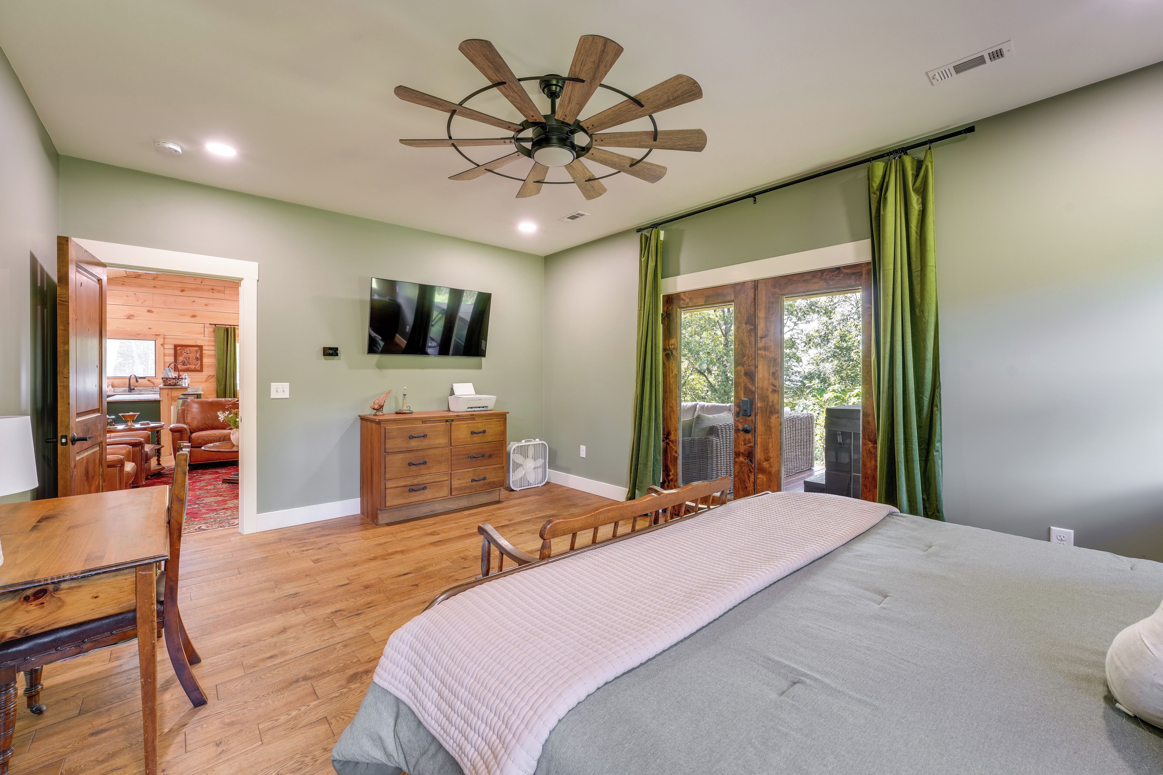 House (3 Bedrooms) | Interior