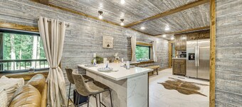 Hike, Fish & Unwind: Cabin w/ Yard in Broken Bow!