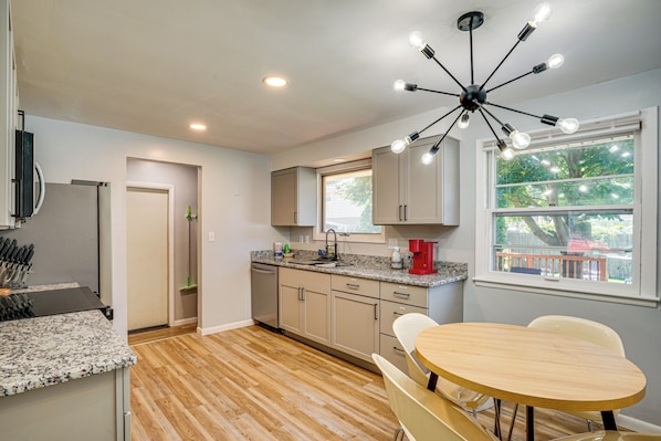 House (2 Bedrooms) | Interior