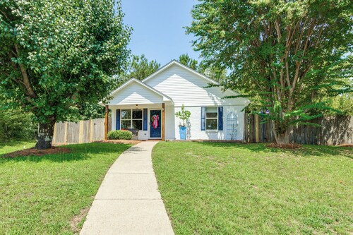 1 Mi to Ole Miss: Pet-friendly Retreat w/ Yard