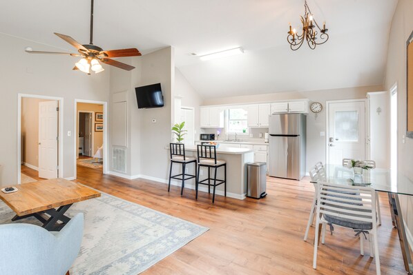 House (2 Bedrooms) | Interior