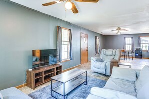 House (1 Bedroom) | Interior - Prime Fishing & Boating: Tiptonville Home (Tiptonville)