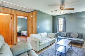 House (1 Bedroom) | Interior - Prime Fishing & Boating: Tiptonville Home (Tiptonville)