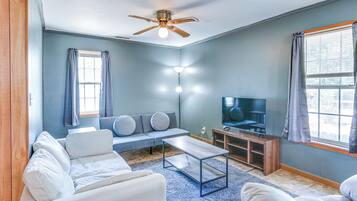 House (1 Bedroom) | Front of property