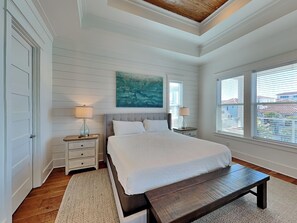 6 bedrooms, iron/ironing board, WiFi, bed sheets