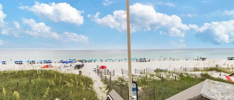 Una spiaggia nelle vicinanze