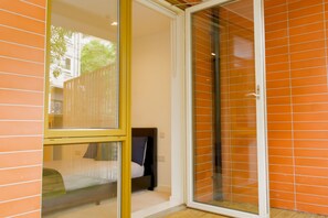 3 habitaciones, tabla de planchar con plancha, wifi y ropa de cama 