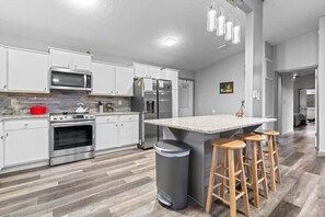 Fridge, microwave, oven, stovetop - 11 Ona Lane - One level home with carport near shopping, restaurants, Lake (Hot Springs)