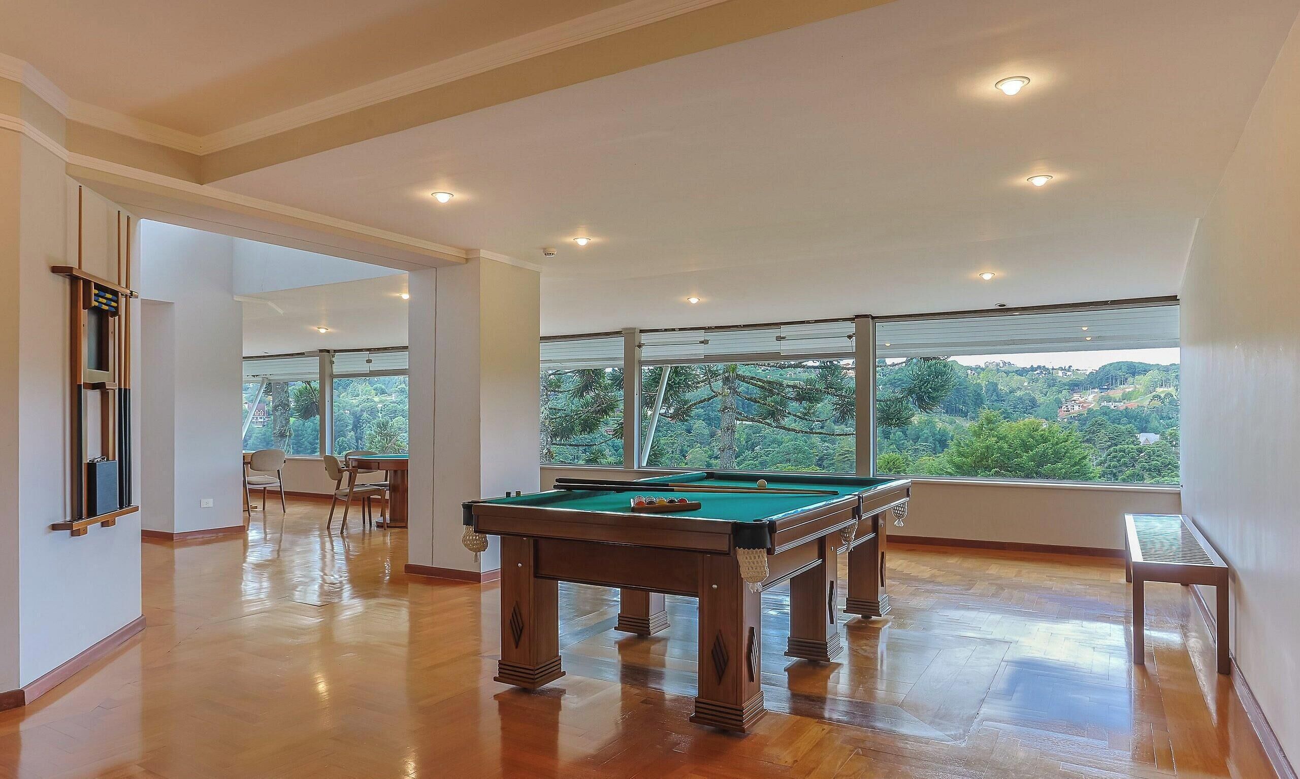 Basic Apartment | Games room