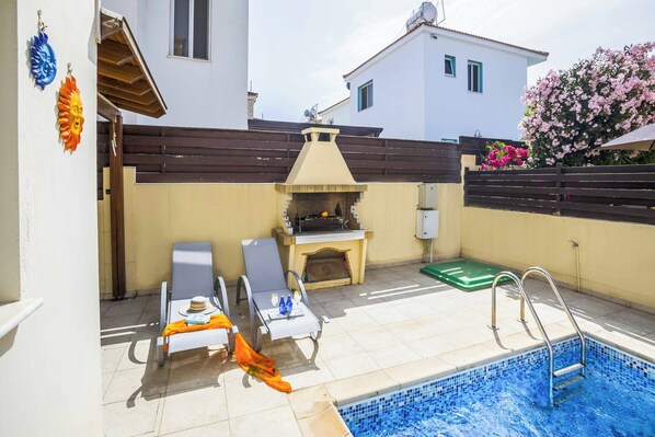 Villa (2 Bedrooms) | Exterior