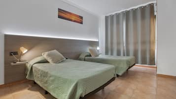 4 bedrooms, WiFi, bed sheets