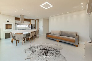 Basic Apartment | Living area