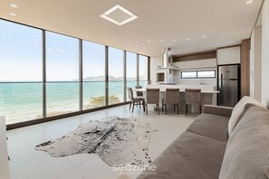 Basic Apartment | Living area