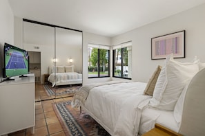 Iron/ironing board, free WiFi, bed sheets