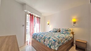 2 bedrooms, iron/ironing board, travel crib, WiFi - LX165 Piscine - Vue mer panorama - proche Monaco (Beausoleil)