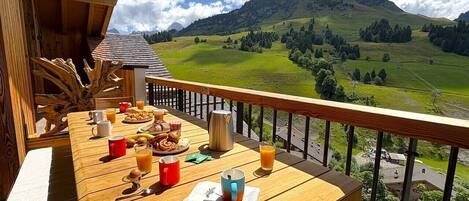 تناول الطعام بالخارج