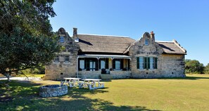 Front of property - Melkkamer Manor House (Bredasdorp)