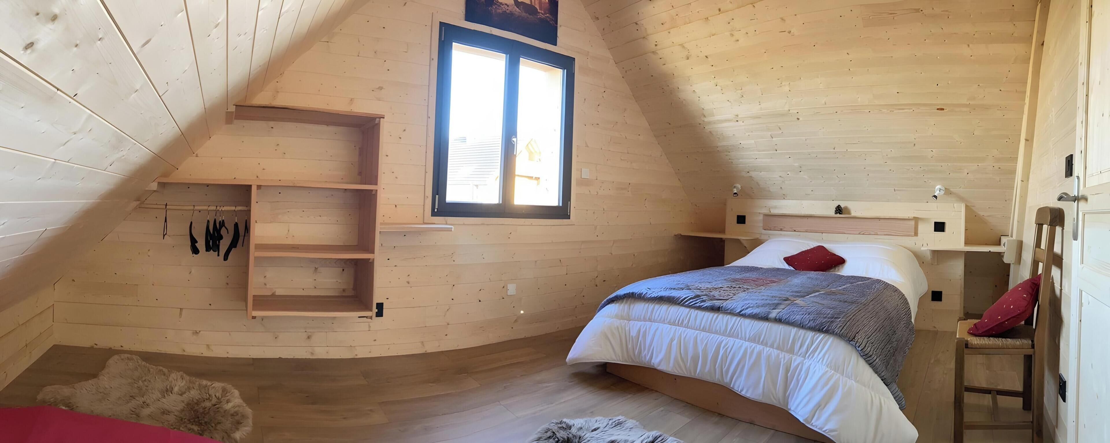 2 bedrooms, iron/ironing board, WiFi