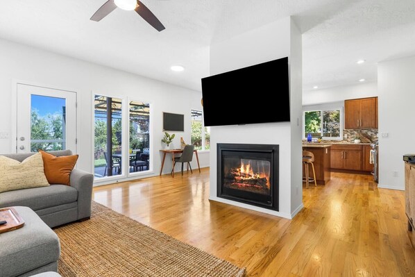 TV, fireplace, offices