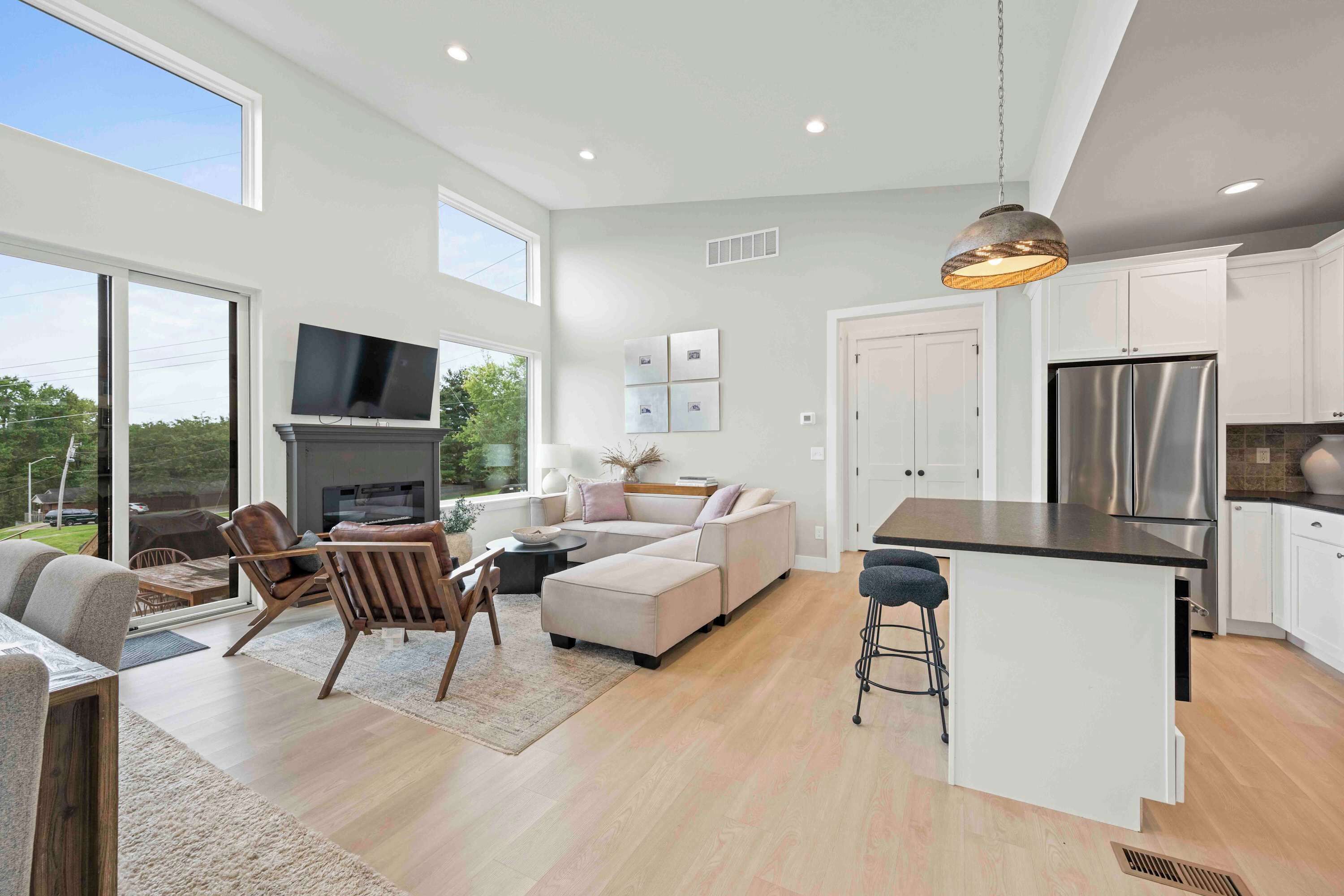 Télévision, cheminée