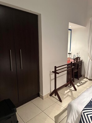 Blackout curtains, free WiFi