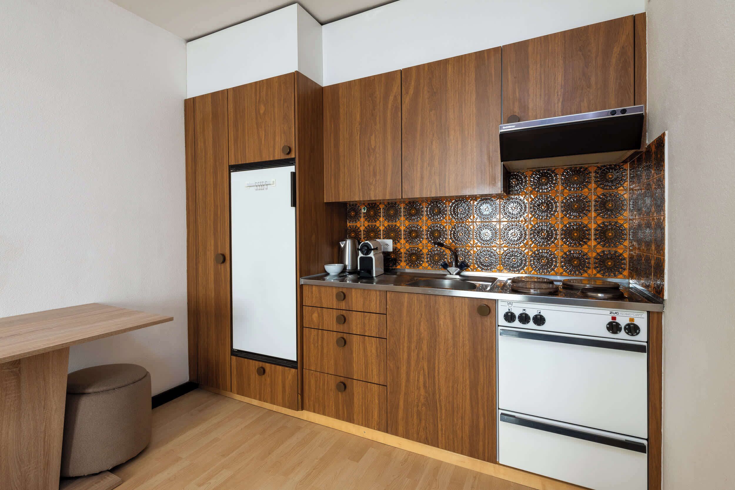 Refrigerador, horno, parrilla de estufa y lavavajillas 