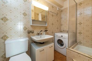 Douche, sèche-cheveux