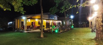 Apa Japaratinga village, with a view of the lighthouse