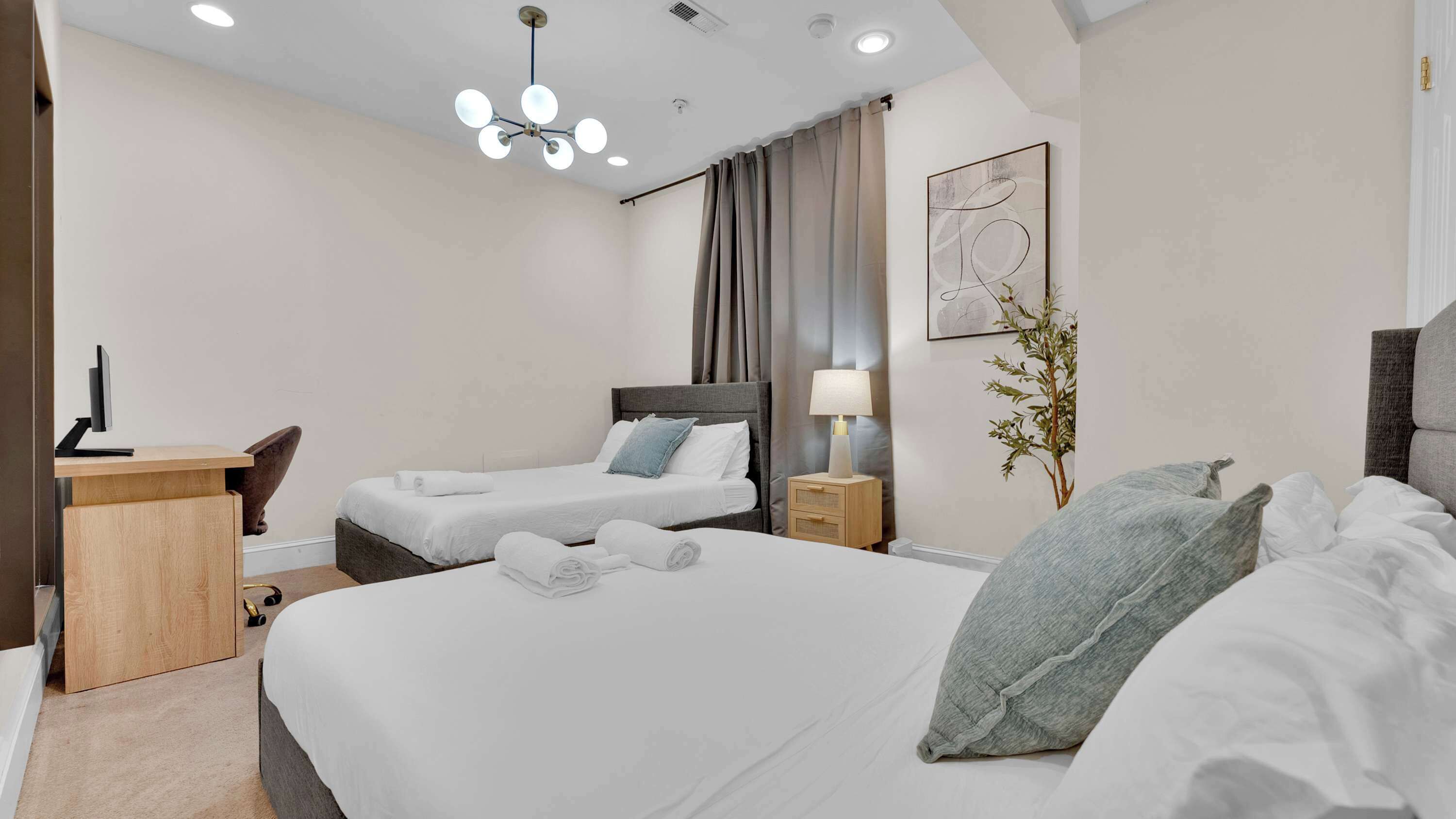 4 bedrooms, WiFi, bed sheets