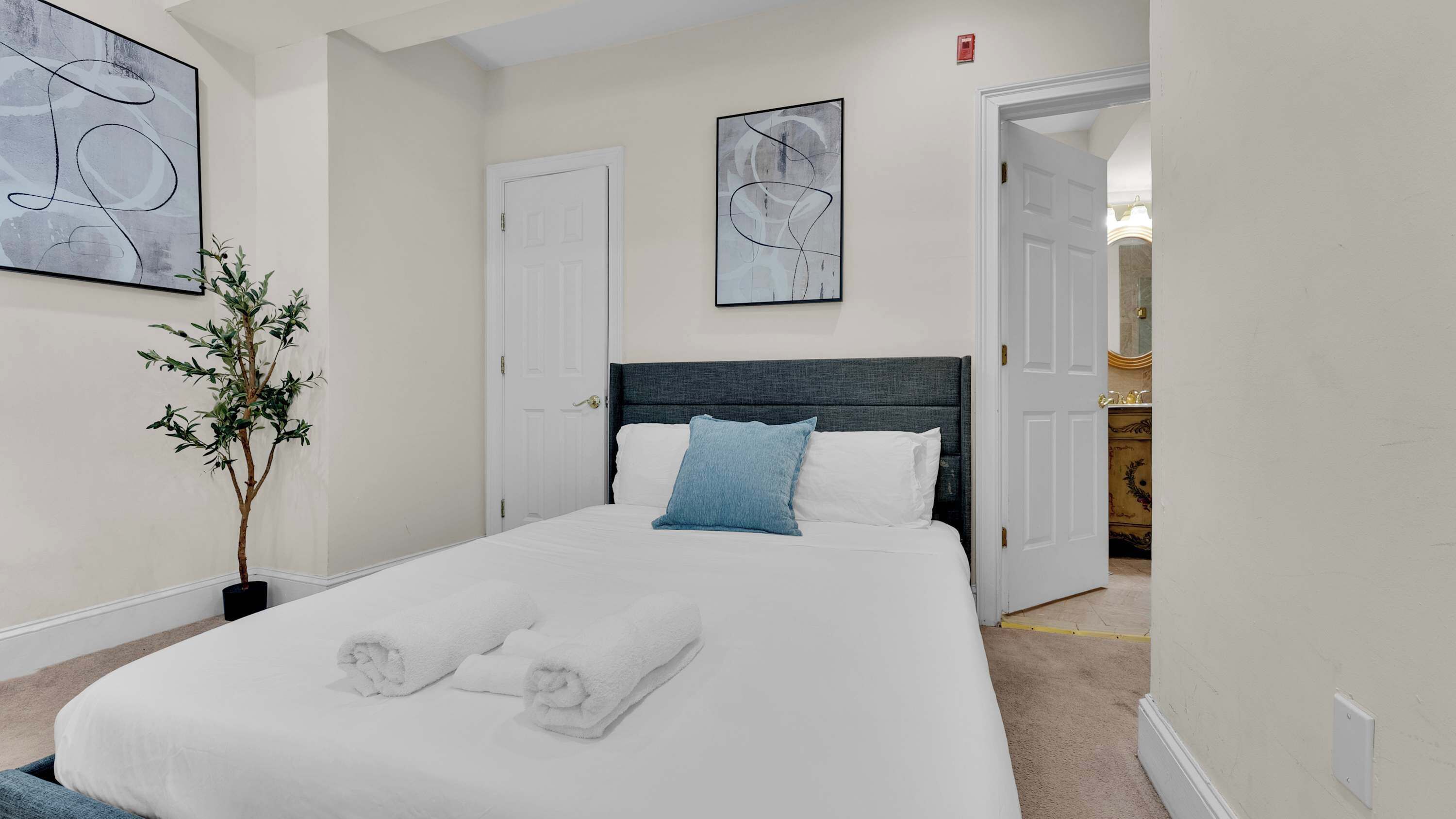 4 bedrooms, WiFi, bed sheets