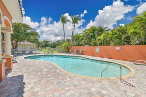 Et oppvarmet basseng