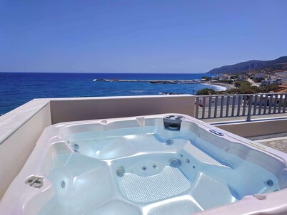 Beachfront Ela Luxury Stay with Jacuzzi & Views