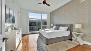 3 bedrooms, WiFi, bed sheets - Vibrant 3BR Sleeps 8 | near Liberty Bell in Philly (Philadelphia)