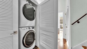 Interior - Vibrant 3BR Sleeps 8 | near Liberty Bell in Philly (Philadelphia)