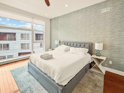 Elegant 3BR Stay for 8 Near Franklin Square Philly