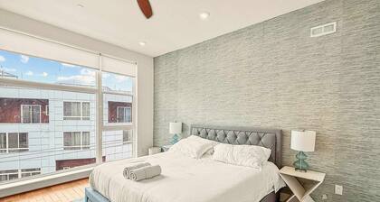 Elegant 3BR Stay for 8 Near Franklin Square Philly