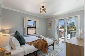 5 habitaciones, tabla de planchar con plancha, wifi y ropa de cama 