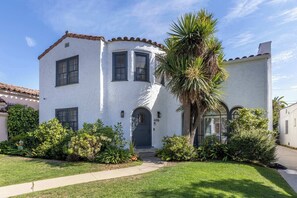 Exterior - Casa Patricia by Oraklus (Los Angeles)