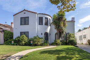 Exterior - Casa Patricia by Oraklus (Los Angeles)