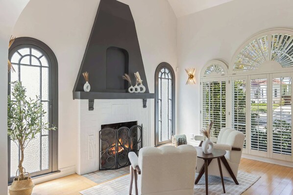 Interior - Casa Patricia by Oraklus (Los Angeles)