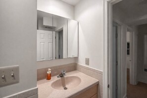 Unclassified image, 5 of 9, button