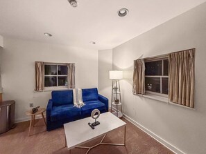 Unclassified image, 5 of 9, button