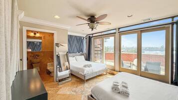 5 habitaciones, tabla de planchar con plancha, wifi y ropa de cama