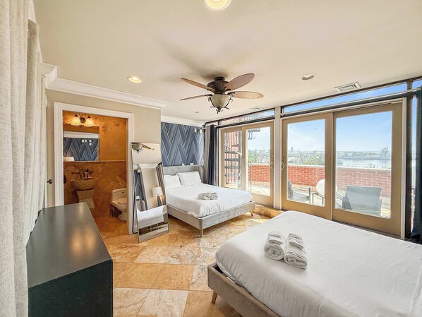 5 bedrooms, iron/ironing board, WiFi, bed sheets