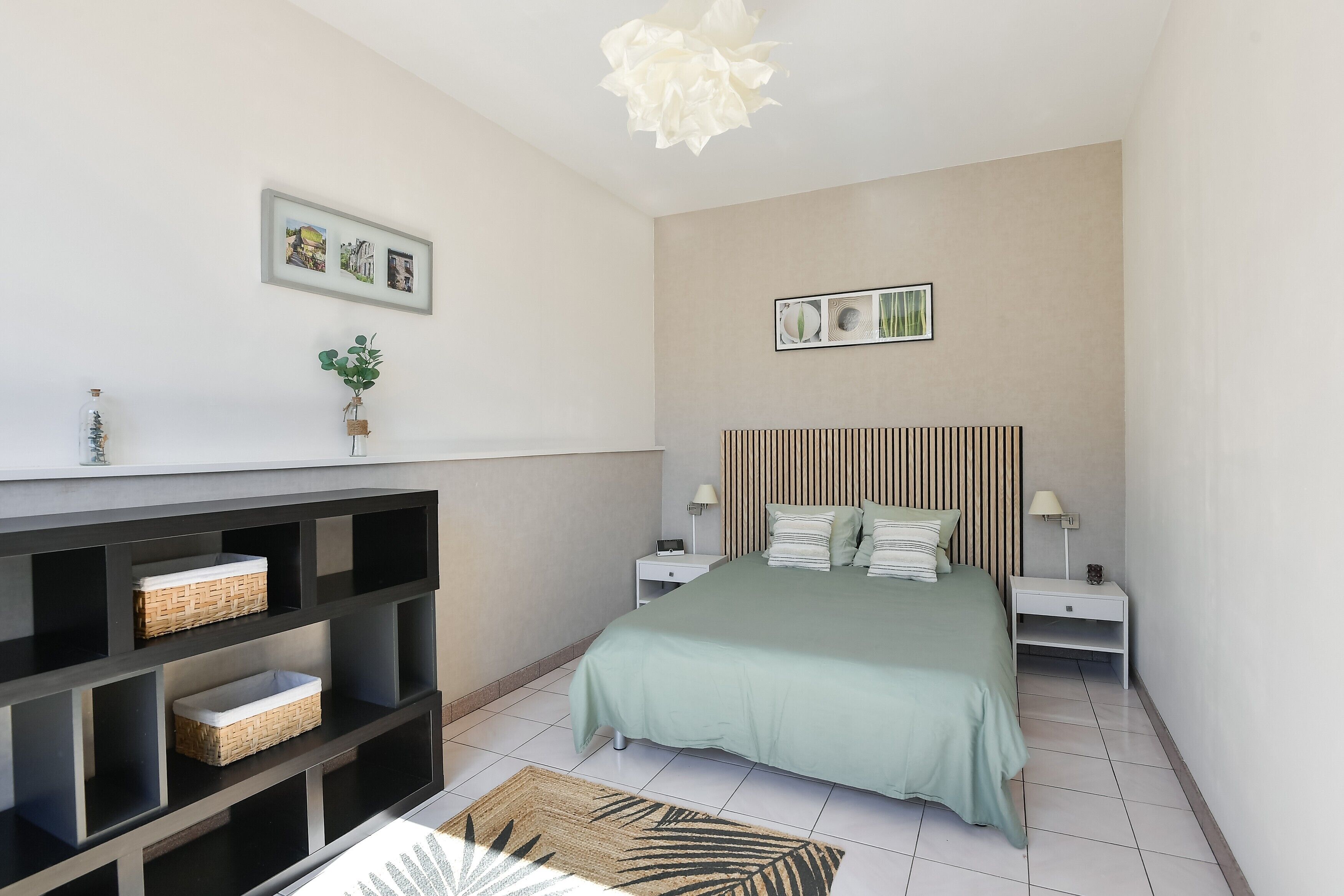 2 habitaciones, escritorio, tabla de planchar con plancha y wifi 