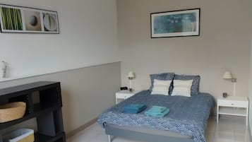 2 chambres, fer et planche Ă  repasser, Wi-Fi, draps fournis